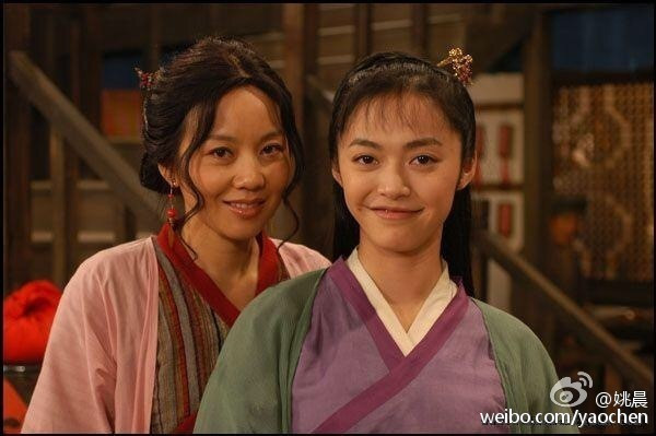 《武林外传》10年 姚晨挺肚合影佟掌柜吕秀才