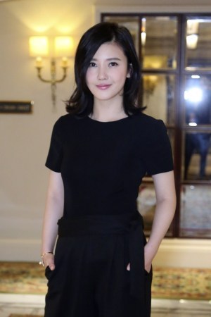 杨子姗美丽大方