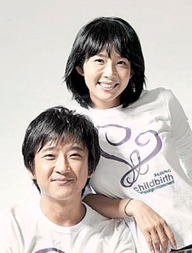 他的前妻崔真实,前小舅子崔真英先后于2008年,2010年寻短,3人都是于39