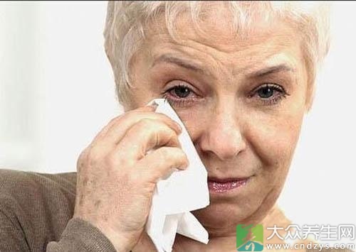 老人突然轻微的双眼模糊什么原因