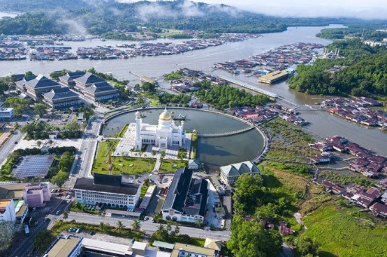 "富裕小国"文莱