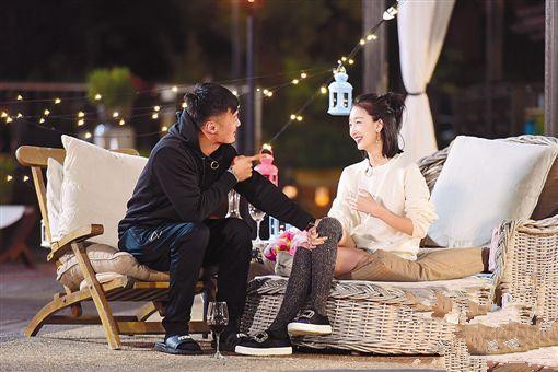 周冬雨谈与余文乐"相爱"模式 像个男孩一样逞强