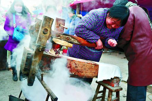 饸饹面:"三面合一"滚两滚面条筋道汤也香
