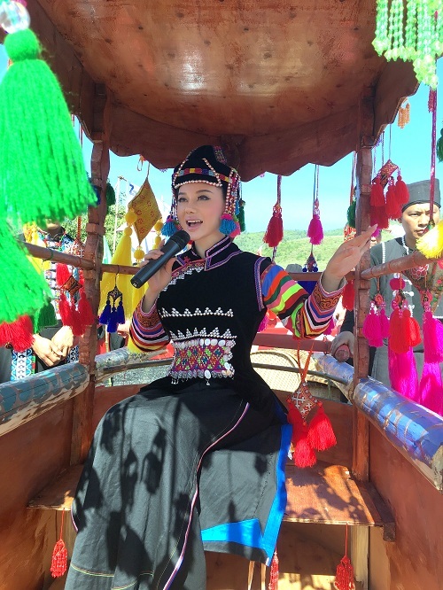 哈尼族"团龙古宴"盛典晚会 杨倩琳压轴