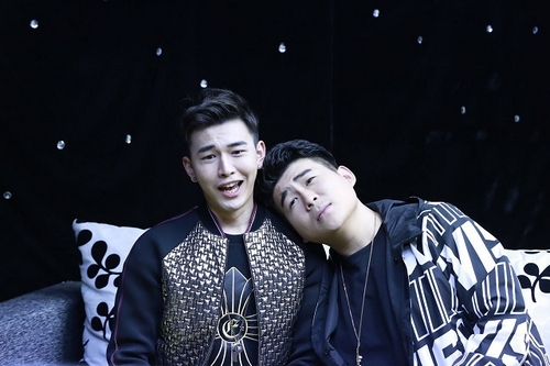 《类似爱情》孔垂楠驾临热波间 自曝想尝试制服造型