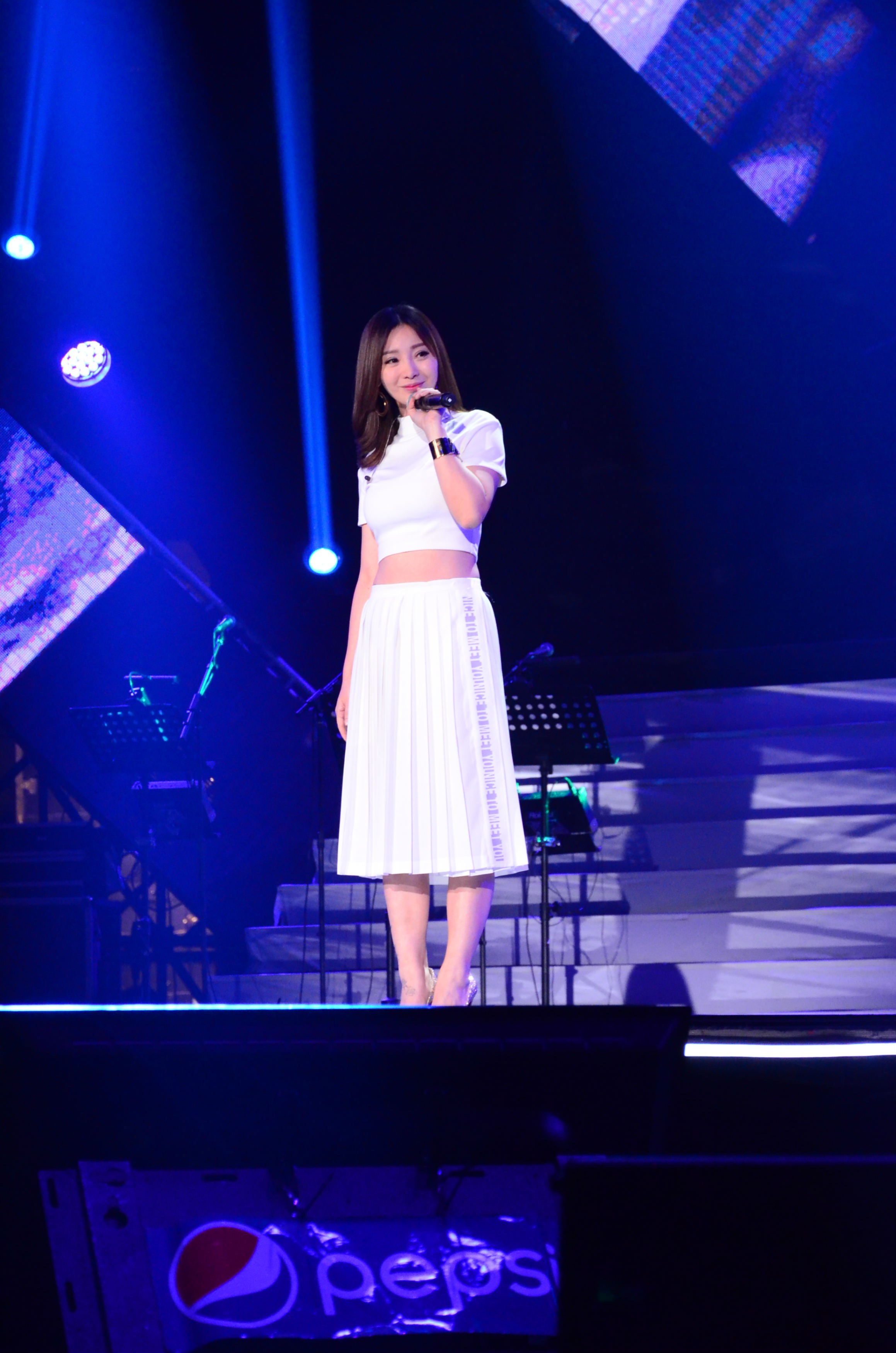 上原亚衣与黑人截图_上原亚衣当着父母那部_上原亚衣黑人番号